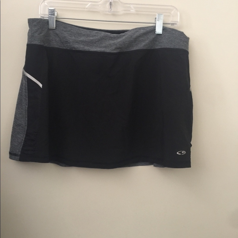 Women’s exercise skort